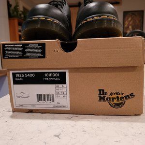 Dr Martens 1925 Black Leather, size 8